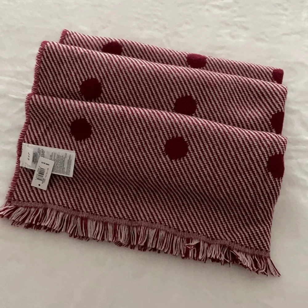 Gap scarf - Picture 1 of 3